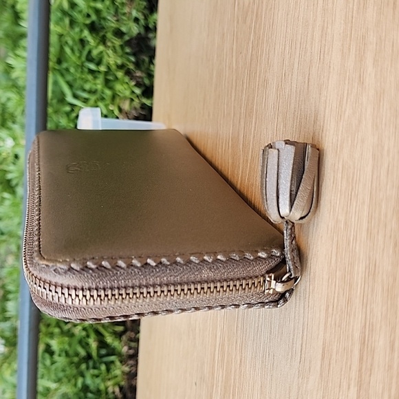 LOEWE Anagram Tassel Women's Long Wallet Champagne Gold Leather - Picture 2 of 15